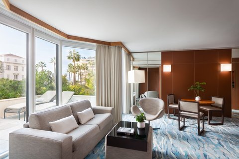 One Bedroom Suite - Garden View with Terrace