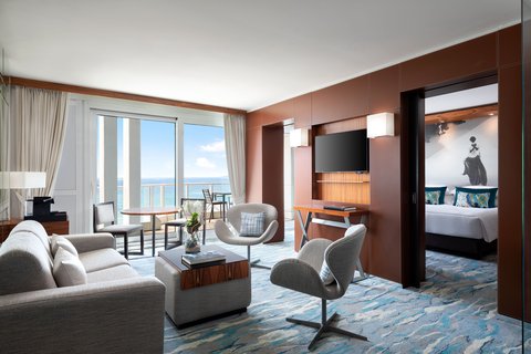 Prestige Suite - Sea Front with Balcony