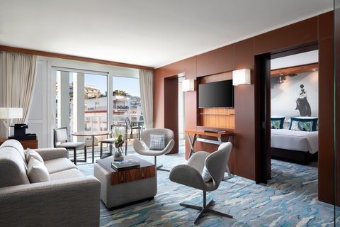 Prestige Suite - City View with Balcony