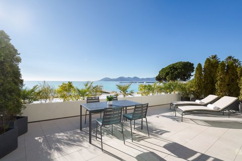 Luxury Suite - Sea Front with Terrace