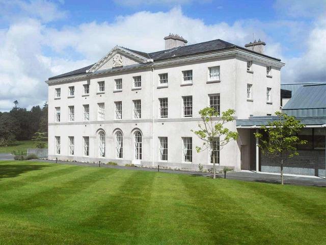 Farnham Estate Hotel