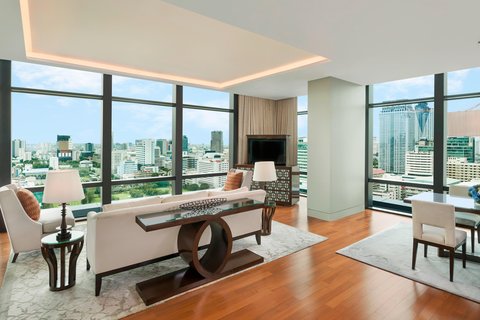 Astor Suite - Living Area