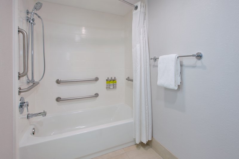 KING MOBILITY ACCESSIBLE TUB NONSMOKING