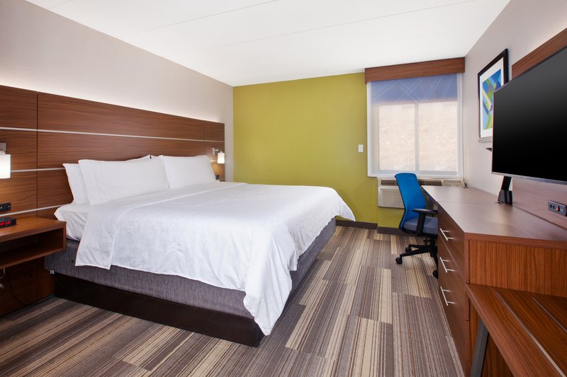 HOLIDAY INN EXPRESS FAIRFAX