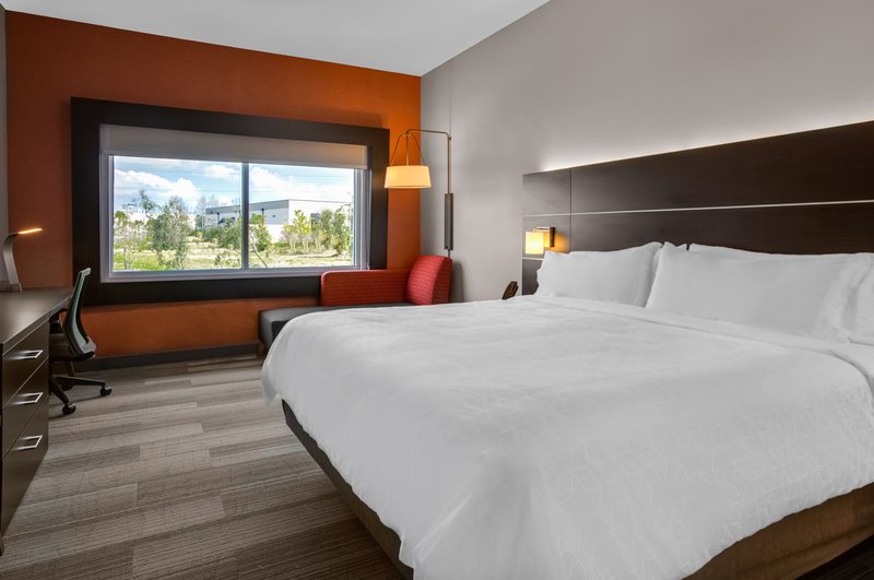 Holiday Inn Express and Suites Sanford- Lake Mary
