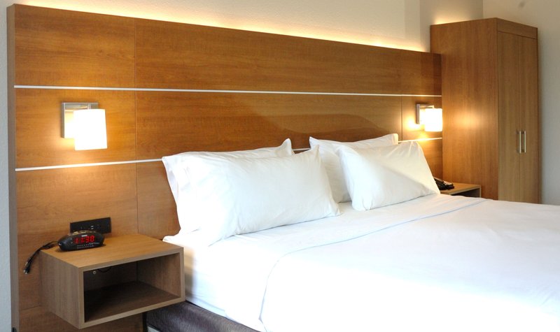 HOLIDAY INN EXP STES GOSHEN