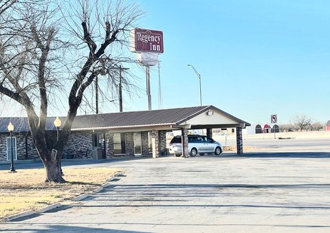 Regency Inn Hondo Sign Exterior