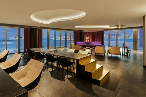 E - WOW Living Room