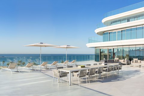 E - WOW Balcony