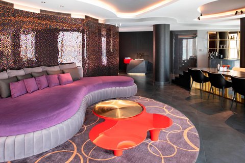 Fantastic Suite Living Room