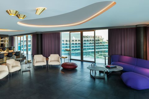 E - WOW Living Room