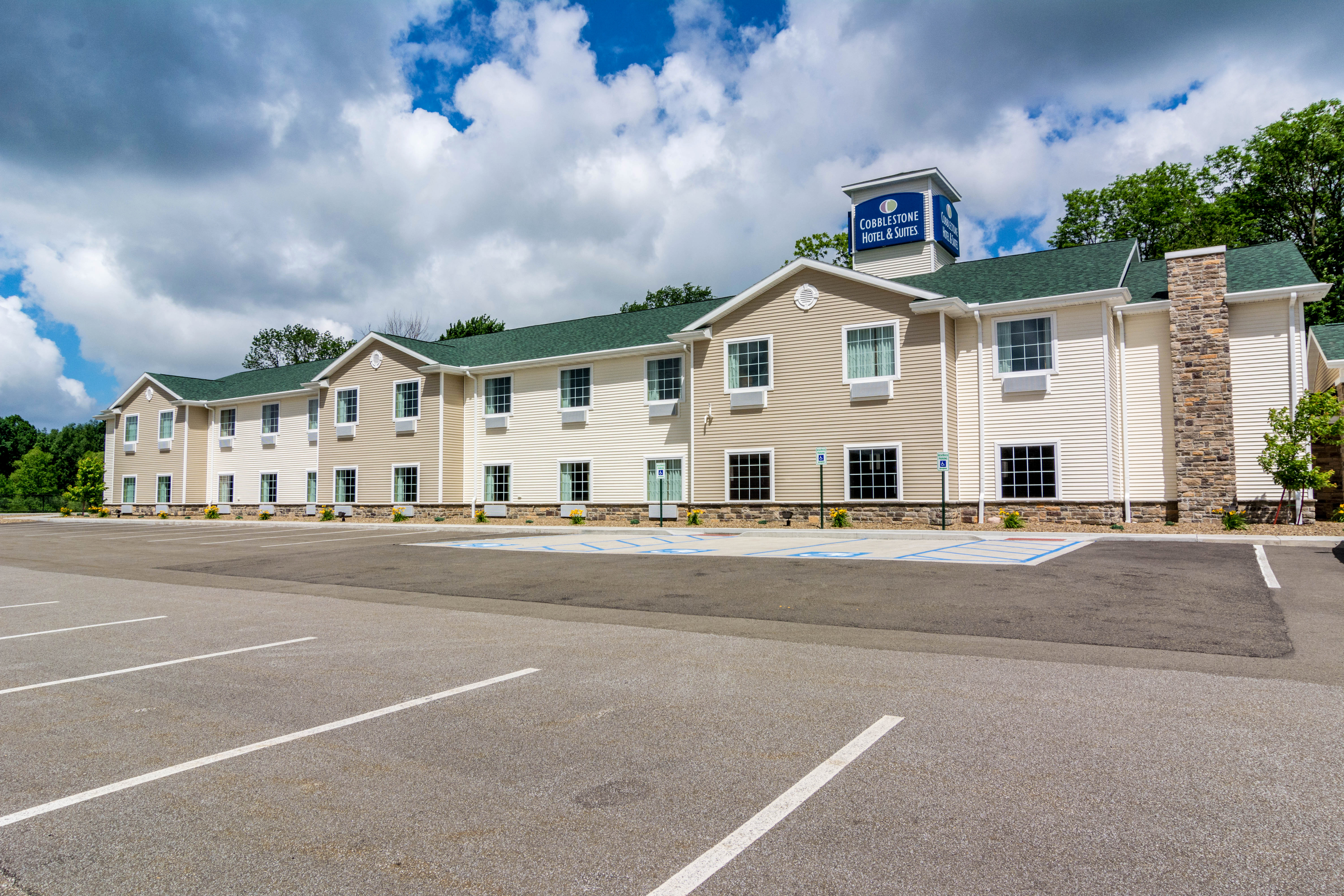 Cobblestone Hotel & Suites Harborcreek