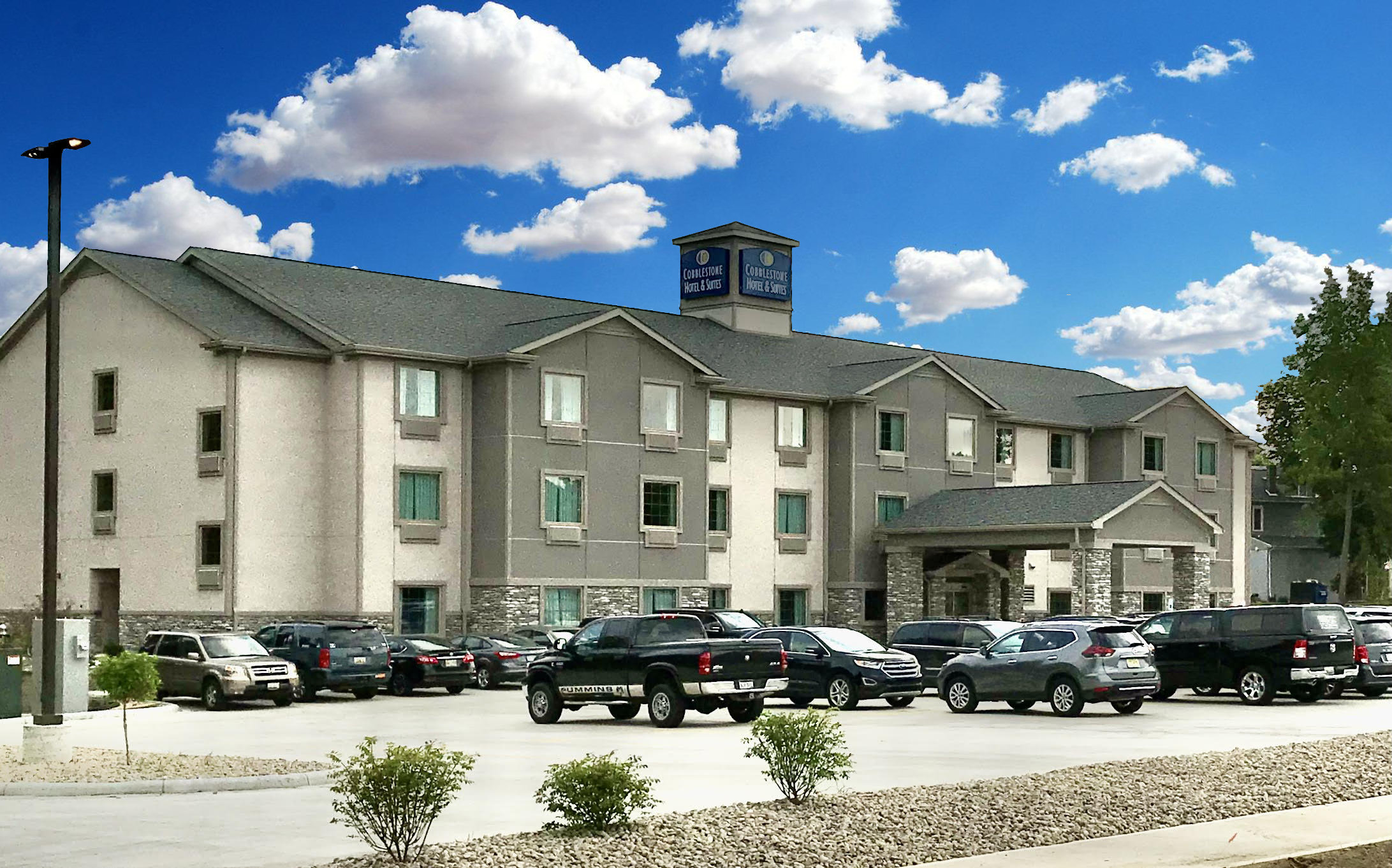 Cobblestone Hotel & Suites