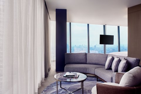 Junior King Corner Suite