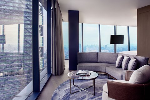 Junior King Corner Suite