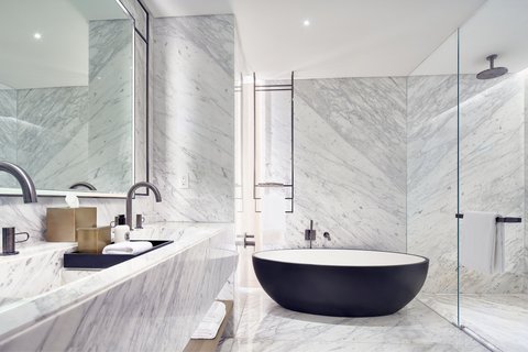 Queen/Queen Double Deluxe Bathroom