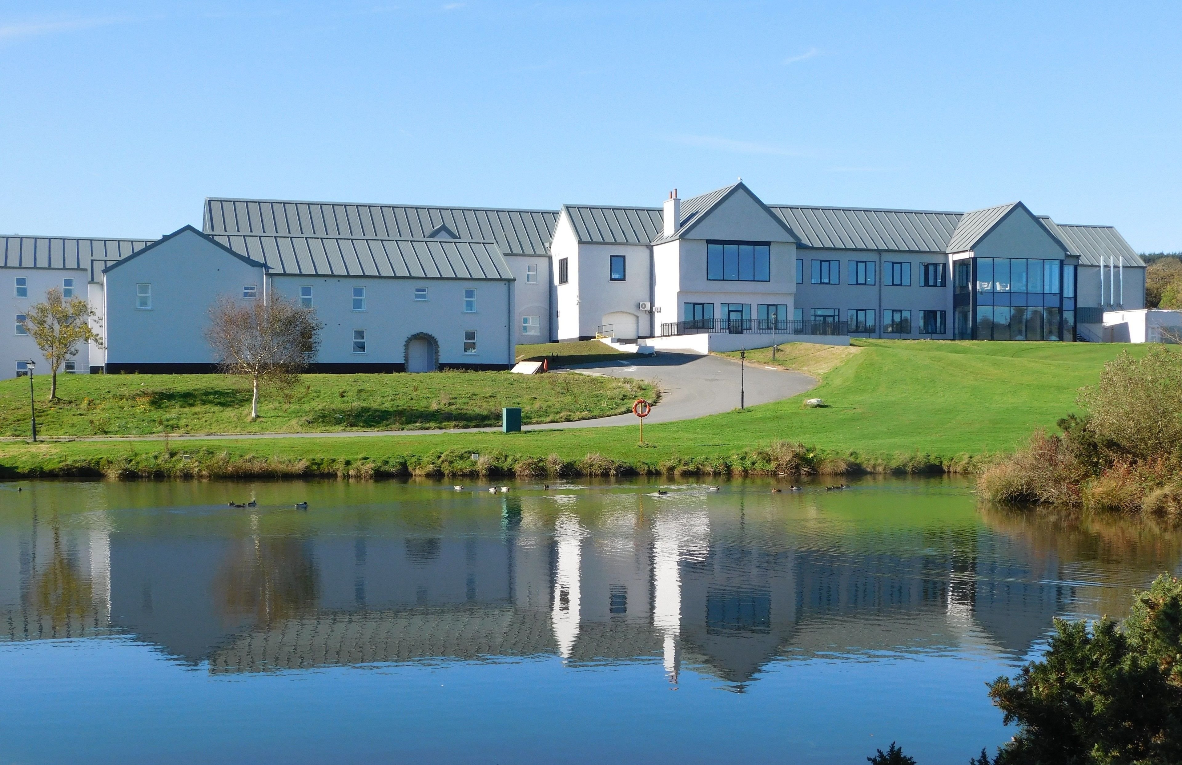 Comis Hotel and Golf Resort