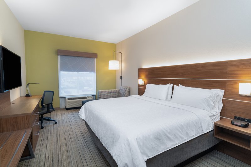 HOLIDAY INN EXP STES TALLADEGA