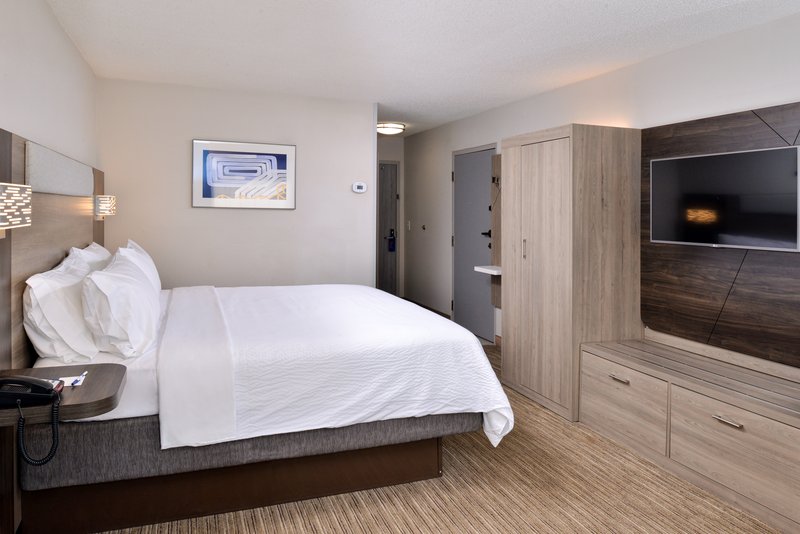 HOLIDAY INN EXPRESS EAST
