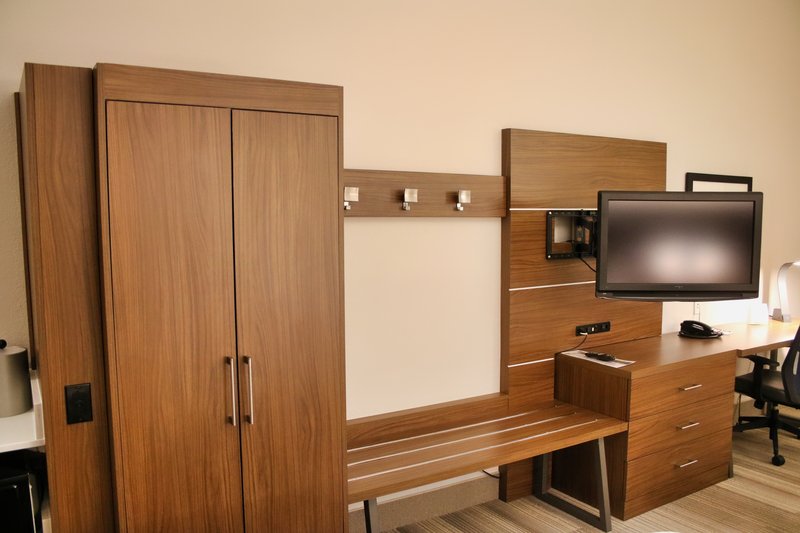 HOLIDAY INN EXP SUITES DOUGLAS