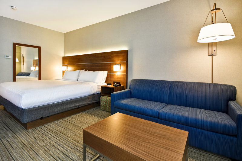 HOLIDAY INN EXPRESS MIDDLETOWN
