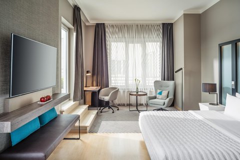 King Urban Terrace Guest Room
