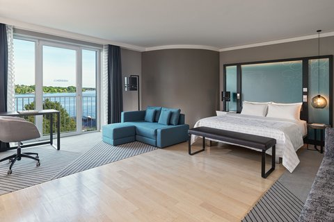 Junior Lake Suite