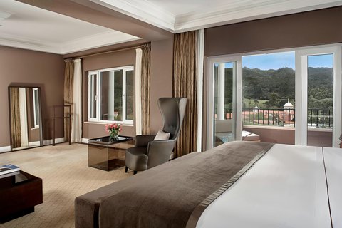 Presidential Suite at Pehna Longa Resort