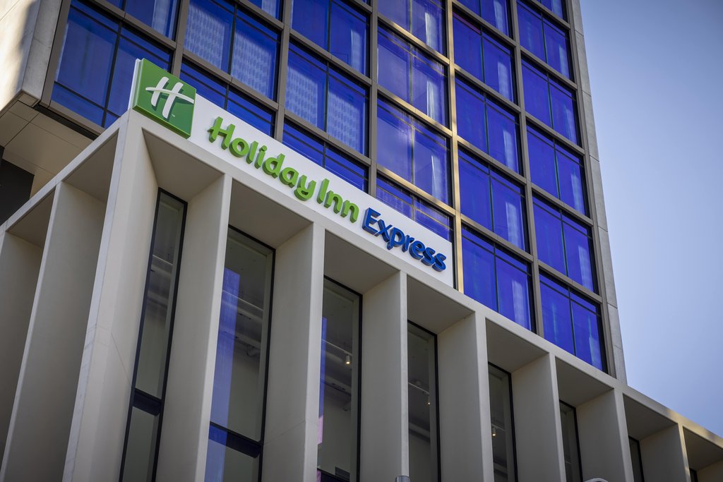 Holiday Inn Express Auckland City Centre, an IHG Hotel - Holiday Inn Express Auckland exterior