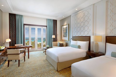 Deluxe Zimmer mit Blick aufs Meer und zwei Twinsize-Betten
