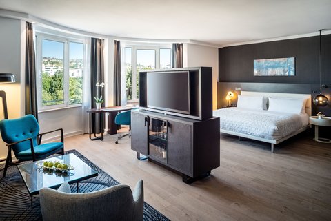Chic Junior King Suite