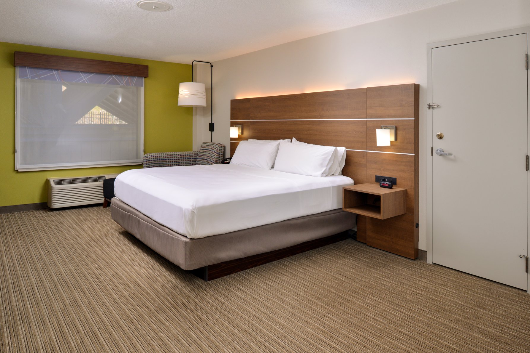Holiday Inn Express BLOWING ROCK SOUTH Room Type - 1 Queen Standard Mobil Access Roll Shwr