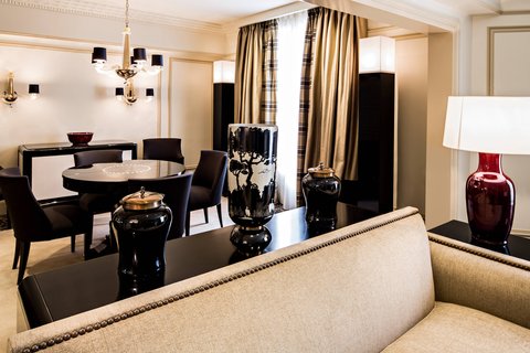 Prince de Galles Suite d Or Living Area