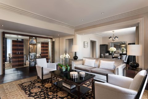 Prince de Galles Suite Saphir Living Area