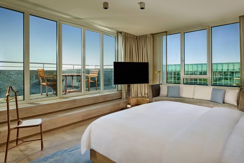 Ritz-Carlton Suite