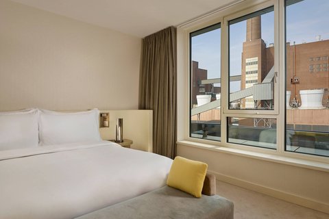 Guest Room - Club Lounge