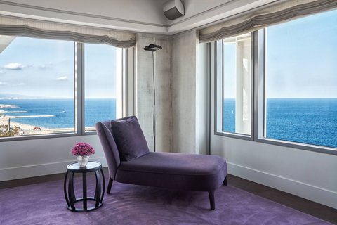 Room - Arts Suite