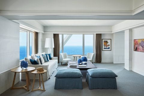 Mediterranean Suite Lounge