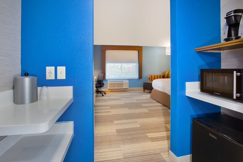 Holiday Inn Express and Suites Wooster