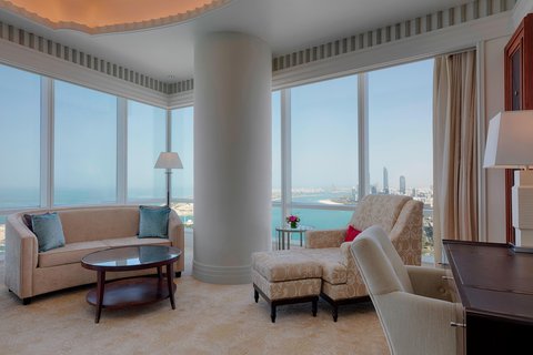 Grand Deluxe Suite Bedroom