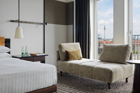 Panoramic Guest Room