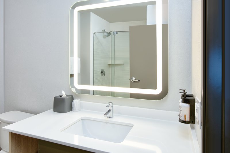 avid Hotels Austin – Tech Ridge