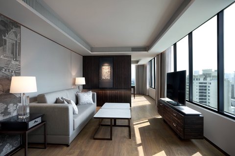 Corner Suite - Living Area