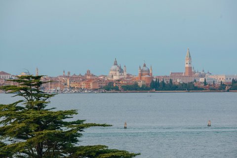 Vista de Venecia desde la piscina en la azotea