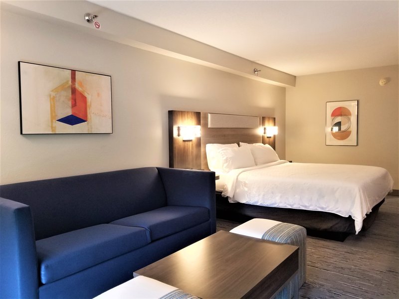 HOLIDAY INN EXPRESS APEX