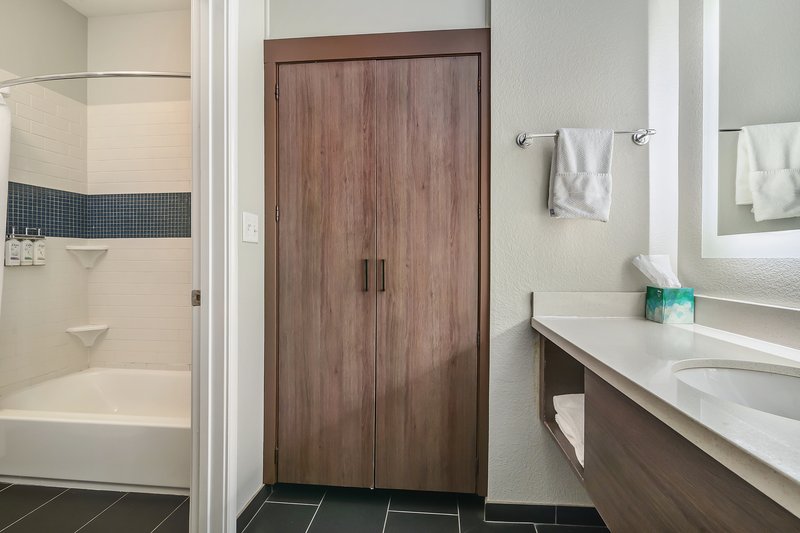 STAYBRIDGE SUITES TYLER UNIVER