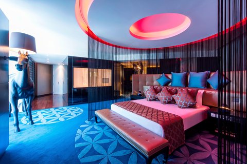 Suite E WOW con cama tamaño King