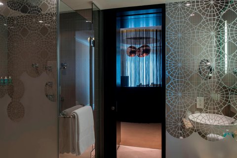 Suite W