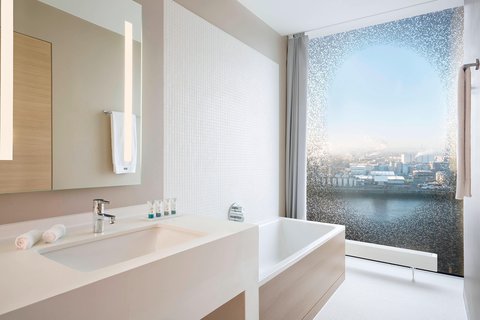 Premium Waterfront - Baño - Bañera