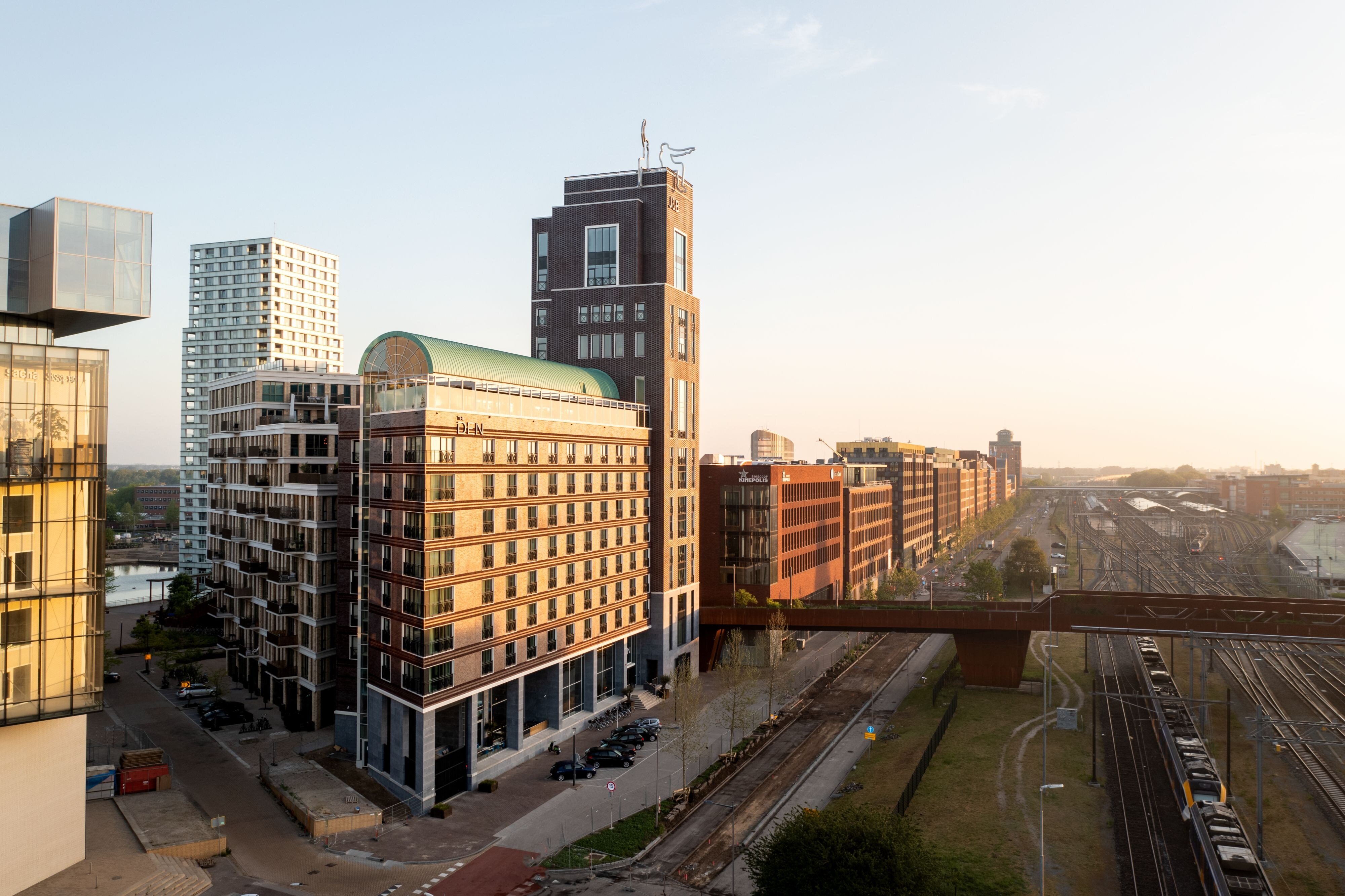 The Den, A Tribute Portfolio Hotel